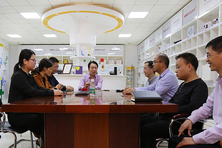 董事長(zhǎng)發(fā)表講話